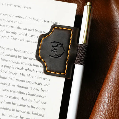 Bygone mark Leather Magnetic Bookmark, Pen Holder-Green