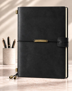 Legacy Plaque A5 leather traveler’s notebook in Black