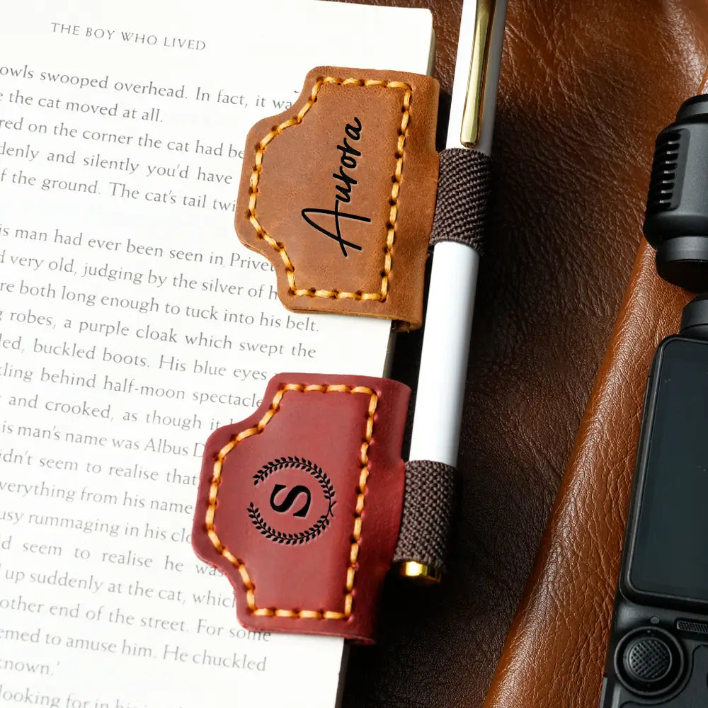 Bygone mark Leather Magnetic Bookmark, Pen Holder